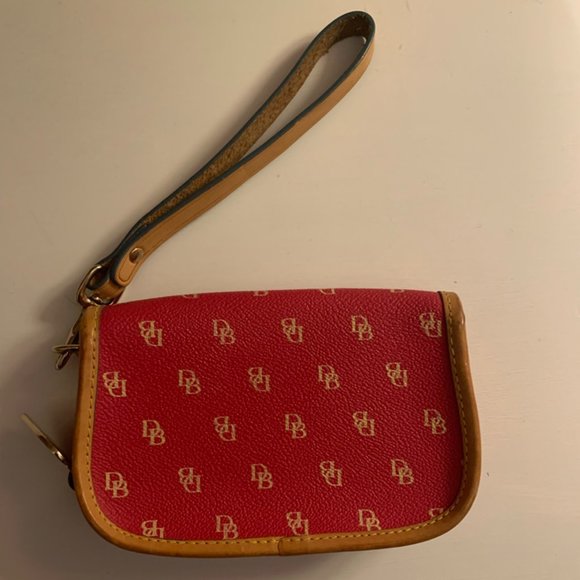Dooney & Bourke Red Logo Wristlet ❤️ - Picture 4 of 11